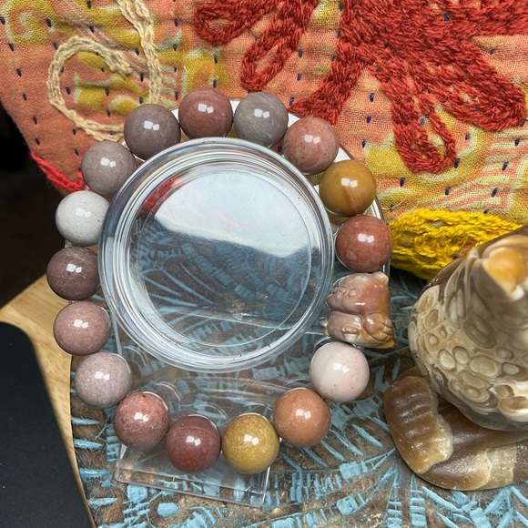 The Birdhouse Set: Kantha Pouch,Alashan Bracelets with Chickadee & Owl, Crow - Picture 4 of 7